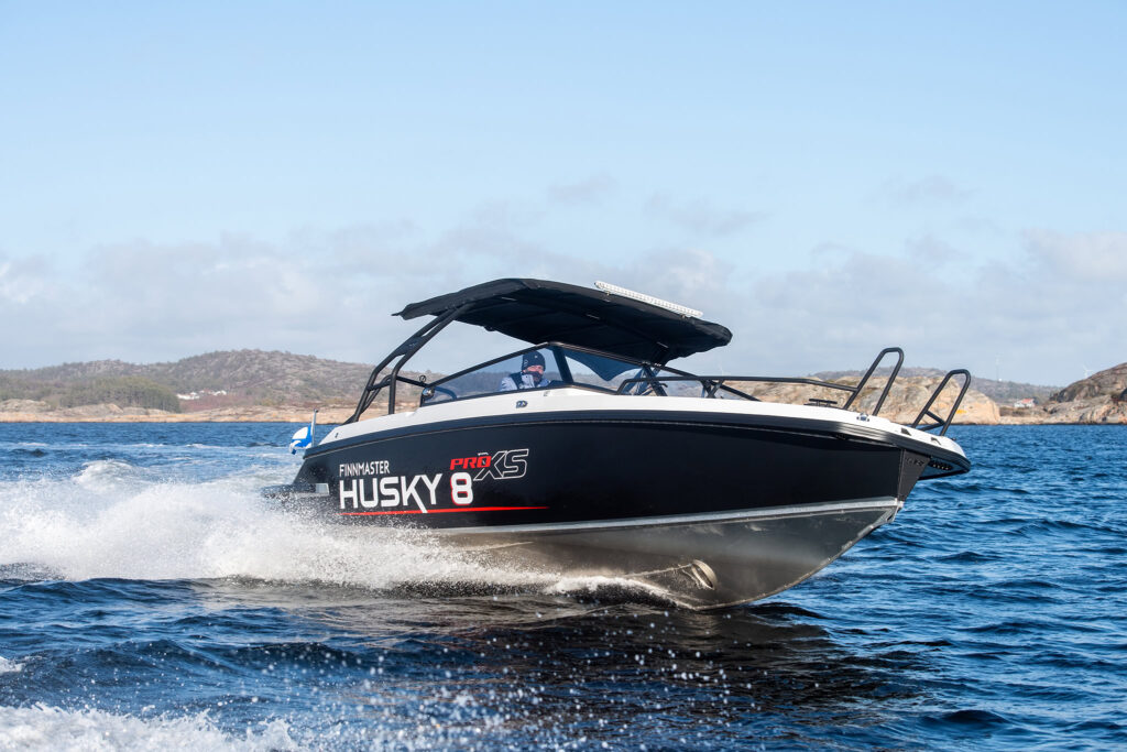 Husky-R8_DSC_0545-1