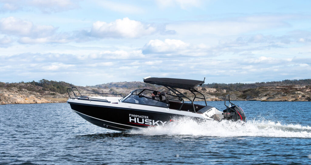 Husky-R8_DSC_8747-2